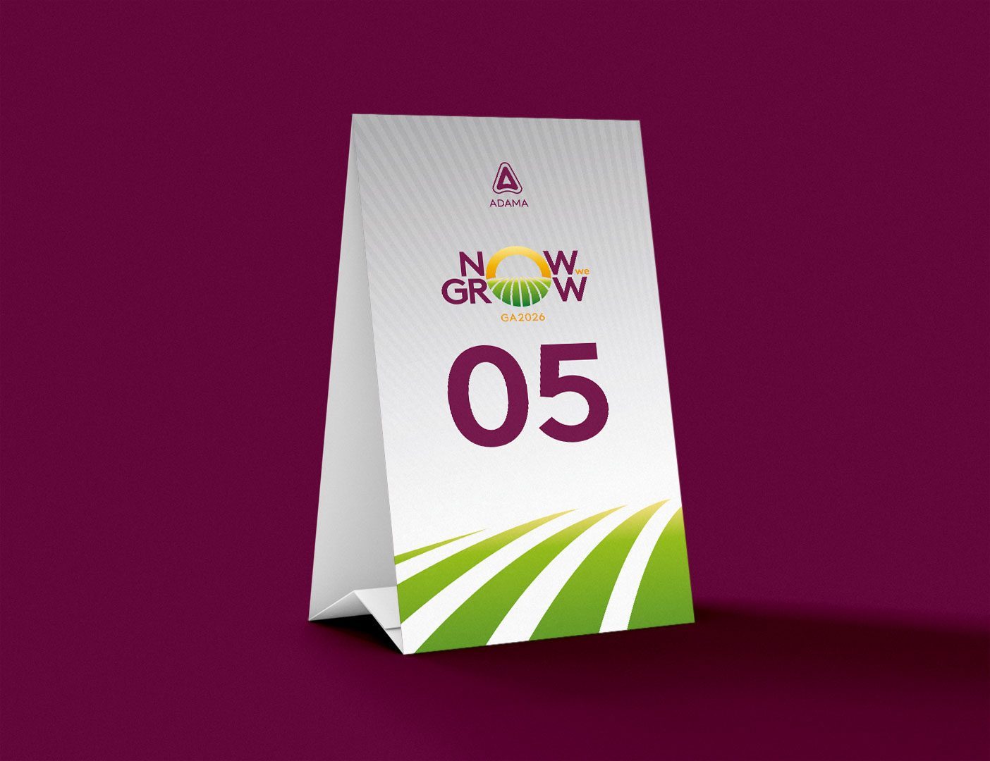 Now We Grow, Budapeste 2026: marcador de mesa com o número 05