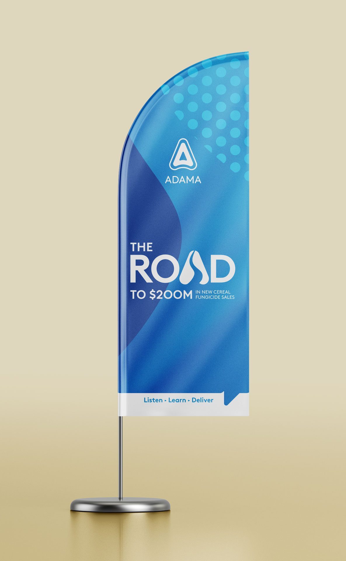 The Road, Lago di Garda 2023: bandeira azul de tecido The Road to $200M