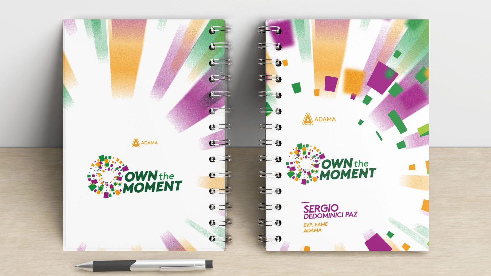 Own The Moment, Malta 2025: cadernos espiralados com a capa colorida do Own the Moment