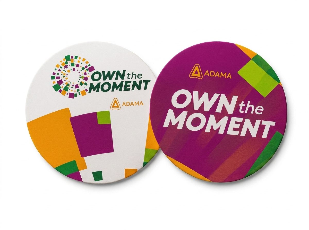 Own The Moment, Malta 2025: dois porta-copos com a identidade Own the Moment