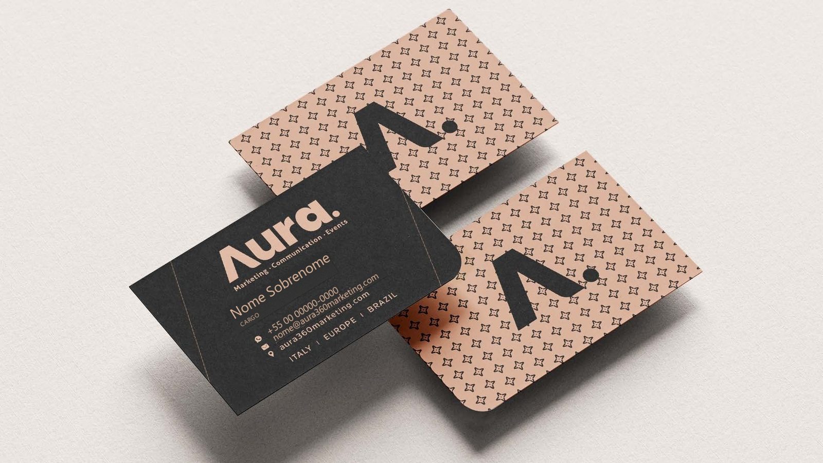Aura: cartões de visita com o símbolo e o pattern da marca